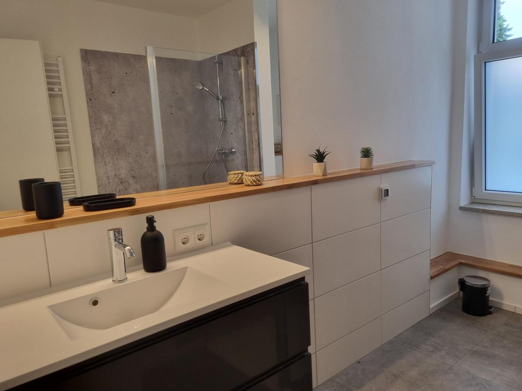 Maremar - Style-Loft Am Ferberturm - 2 Schlafzimmer - Luxus Boxspringbett - Arbeitsplaetze - Highspeed Wlan Гера Екстер'єр фото